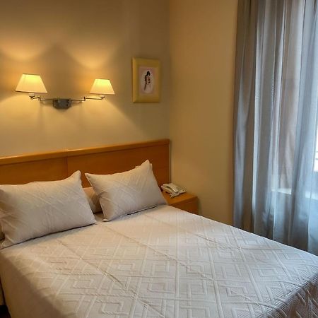 Hotel Castilla Caces Esterno foto