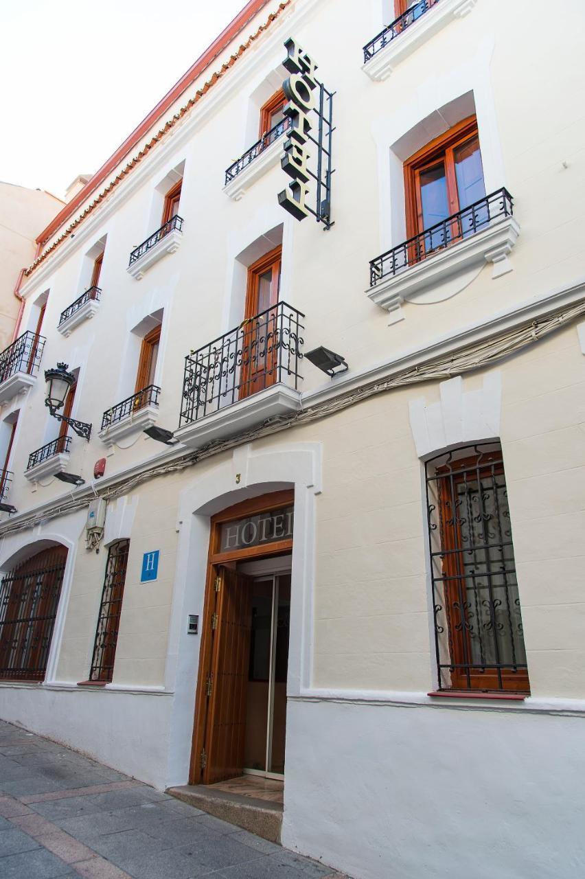 Hotel Castilla Caces Esterno foto